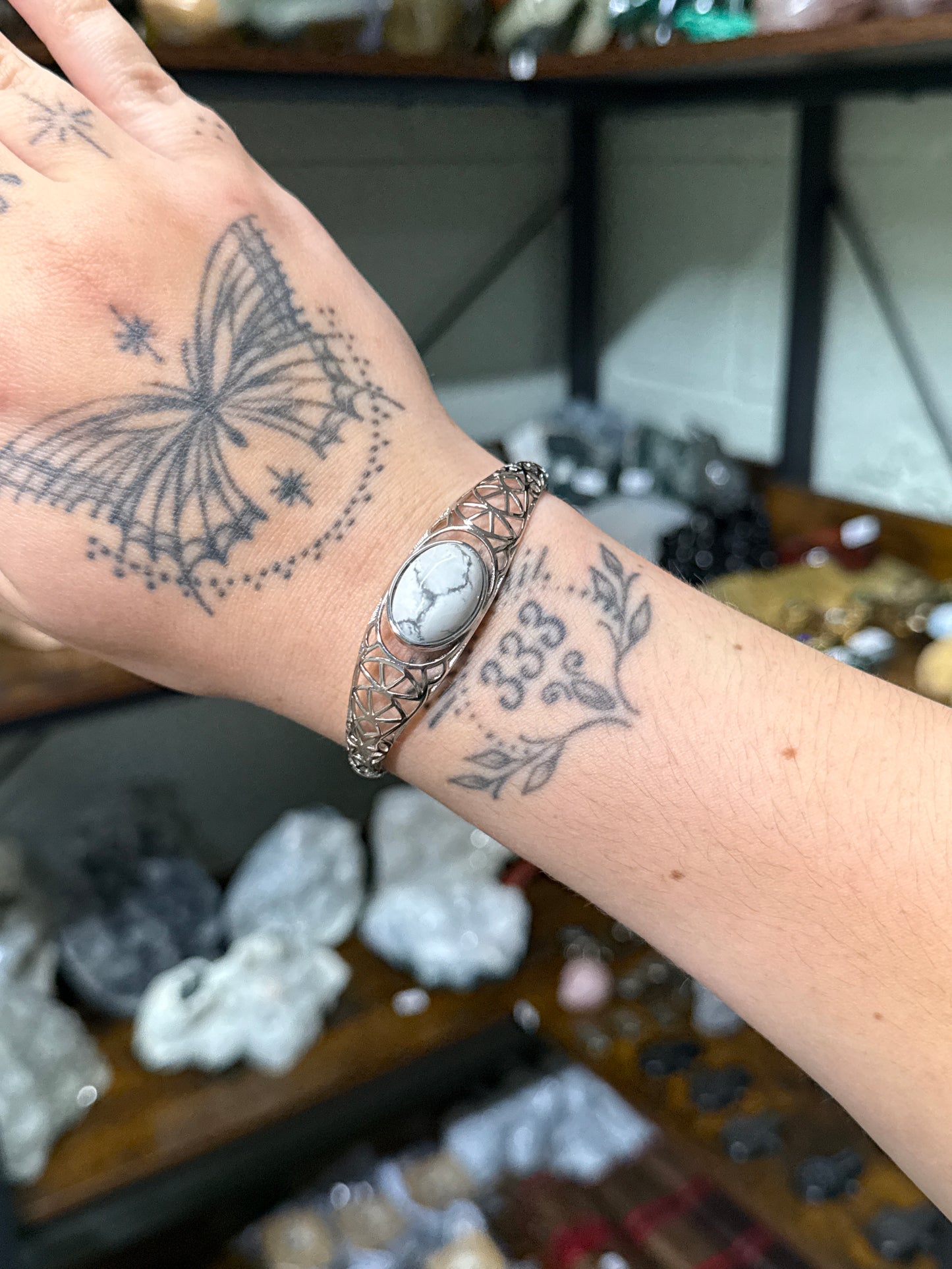 Howlite Bangle