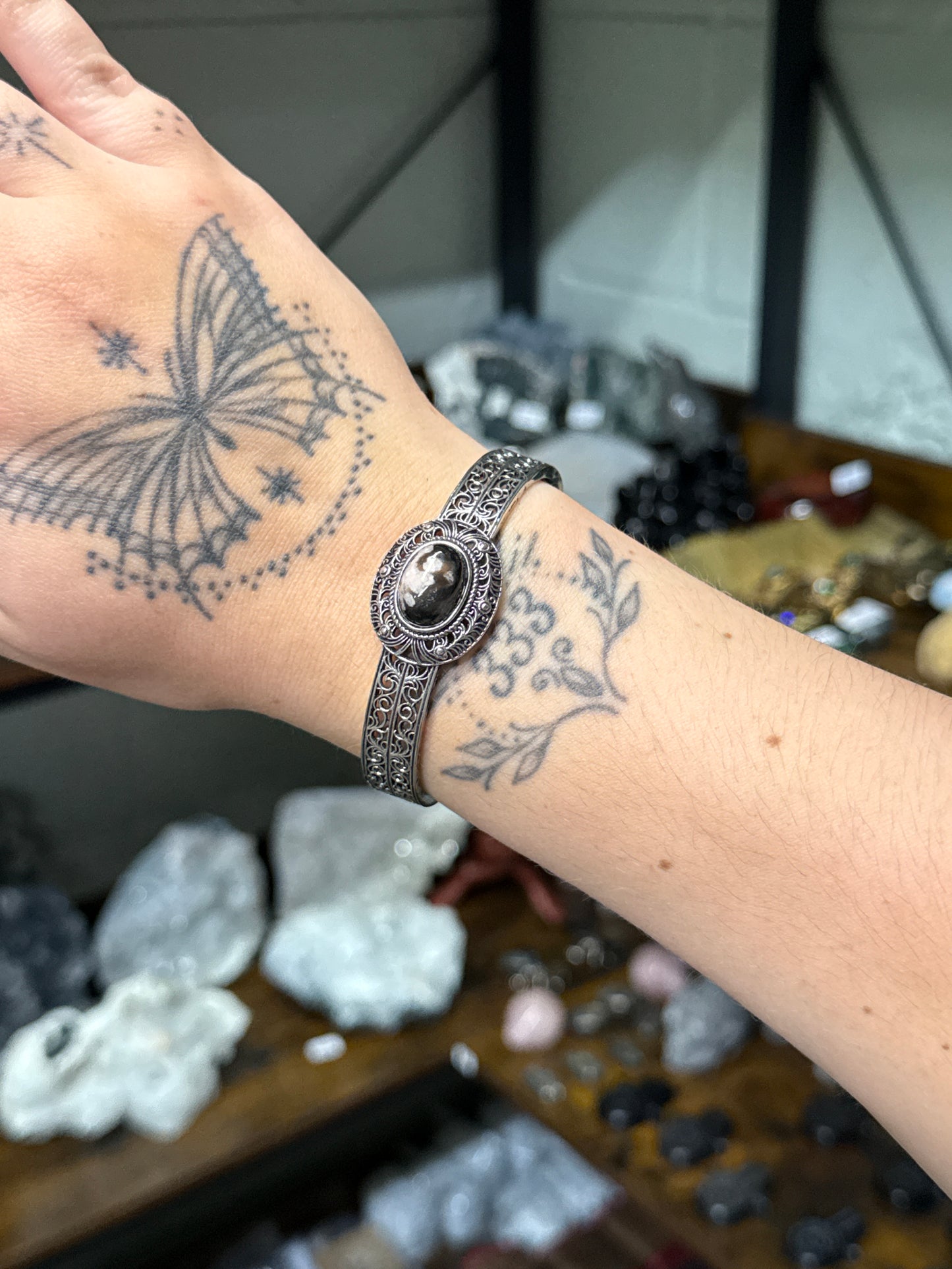 Black Flower Agate Bangle